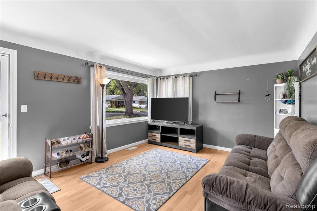 12030 Arcola Street, Livonia, MI 48150 — Photo 2