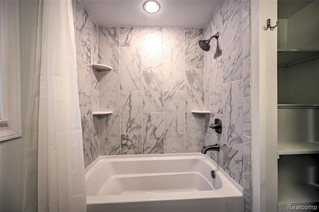 52461 Pappy Lane, Shelby Twp, MI 48316 — Photo 13