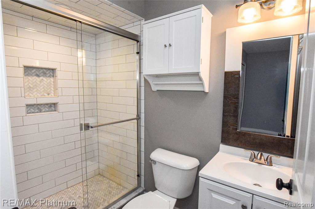 4215 Rolling Pines Court, Commerce Twp, MI 48382 — Photo 50