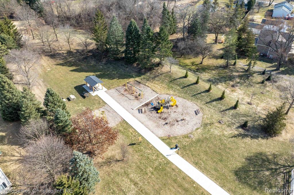 815 AMBERWOOD Street, Auburn Hills, MI 48326 — Photo 44