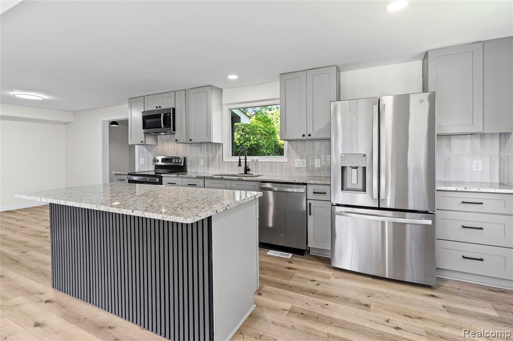 1460 W Silverbell Road, Lake Orion, MI — Photo 27