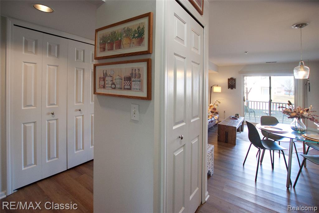 1155 S Lake Drive, 57, Novi, MI 48377 — Photo 7