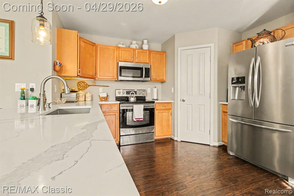 47616 Pembroke Drive, 97, Canton, MI 48188 — Photo 9