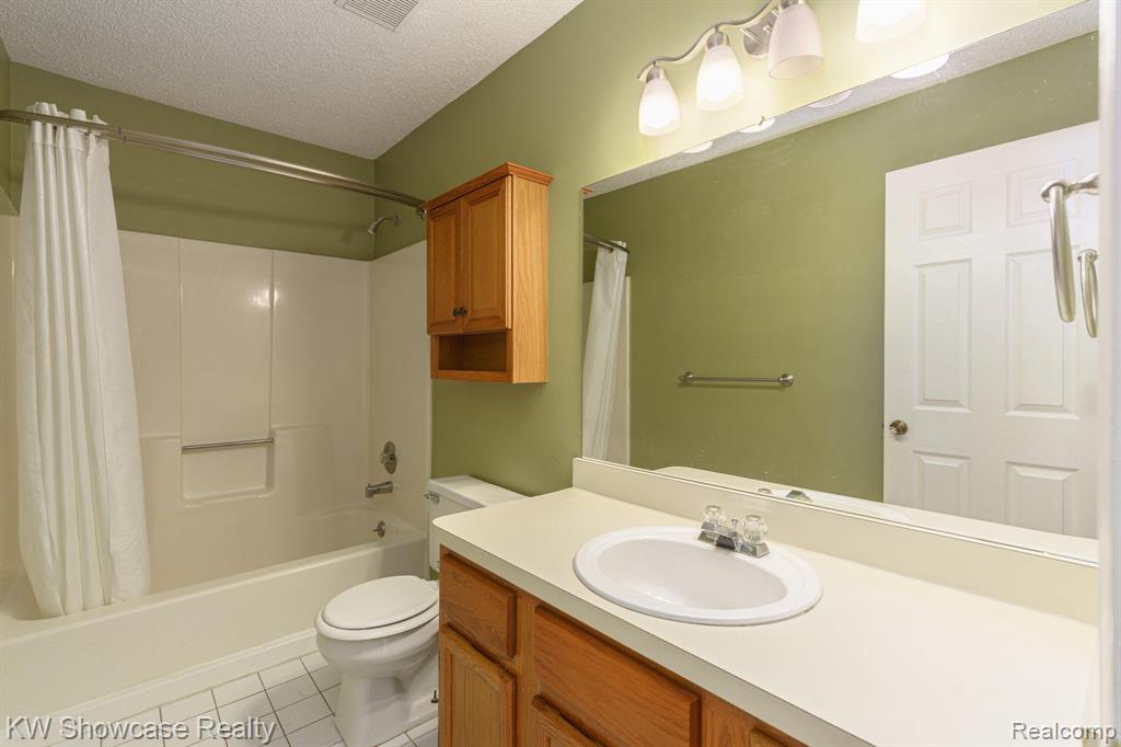 4980 OAK HILL Drive, 66, Waterford, MI 48329 — Photo 27