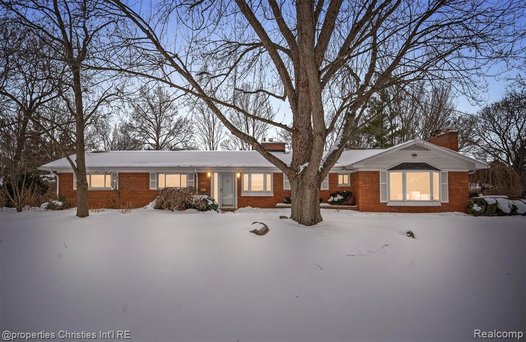 952 N Reading Road, Bloomfield Hills, MI 48304 — front exterior
