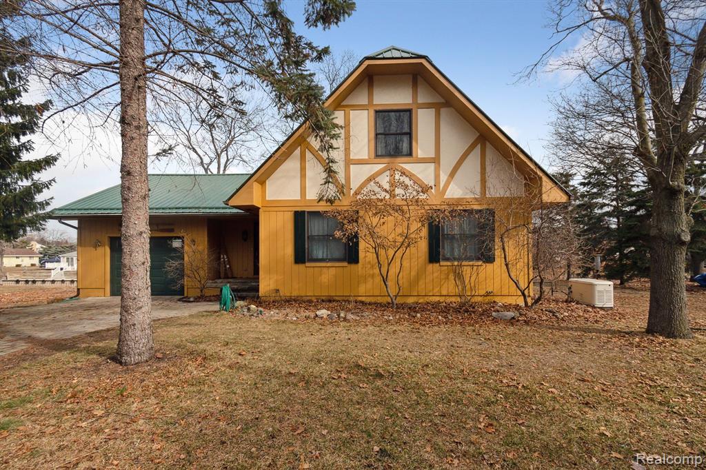 9150 Diane Street, Pigeon Vlg, MI — front exterior