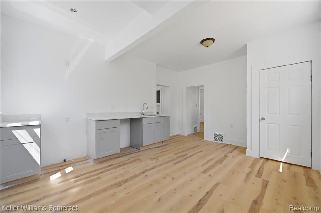 693 Calvert Street, Detroit, MI 48202 — Photo 16