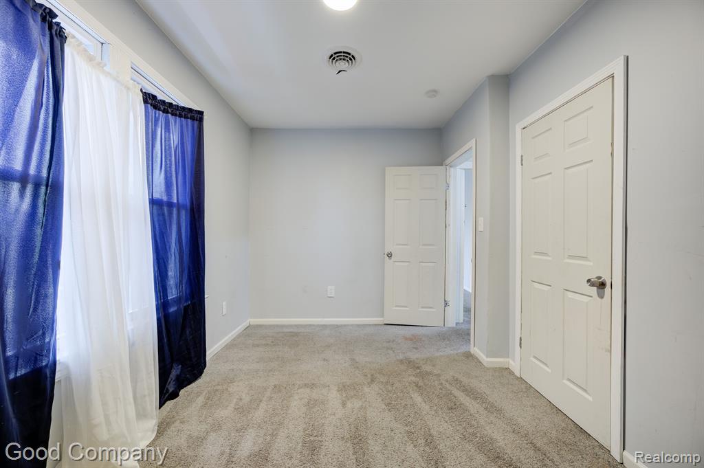 849 CHALMERS Street, Detroit, MI 48215 — Photo 23