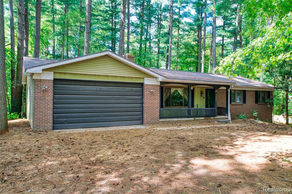 8800 Evergreen Road, Brighton, MI 48116 — Photo 24