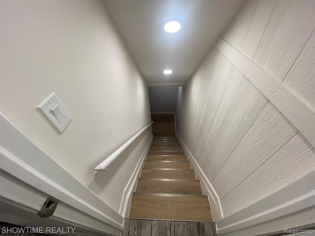 8418 HICKORY Drive, Sterling Heights, MI 48312 — Photo 22