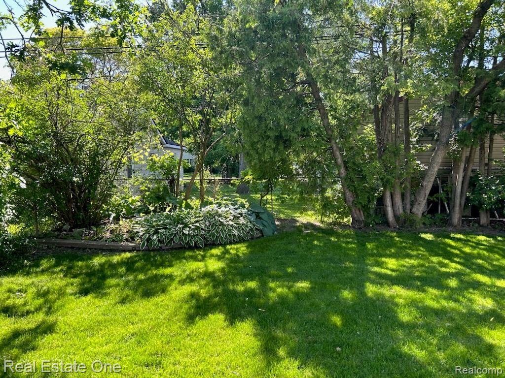 2075 Deering Street, Garden City, MI — Photo 57