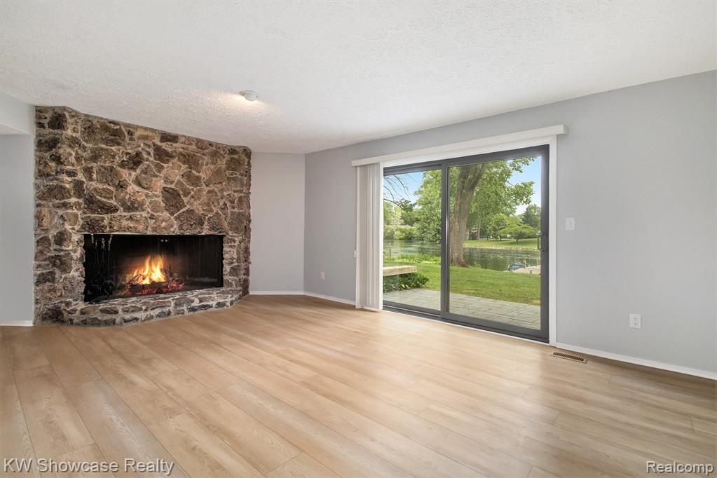 983 ARTDALE, White Lake, MI 48383 — Photo 8