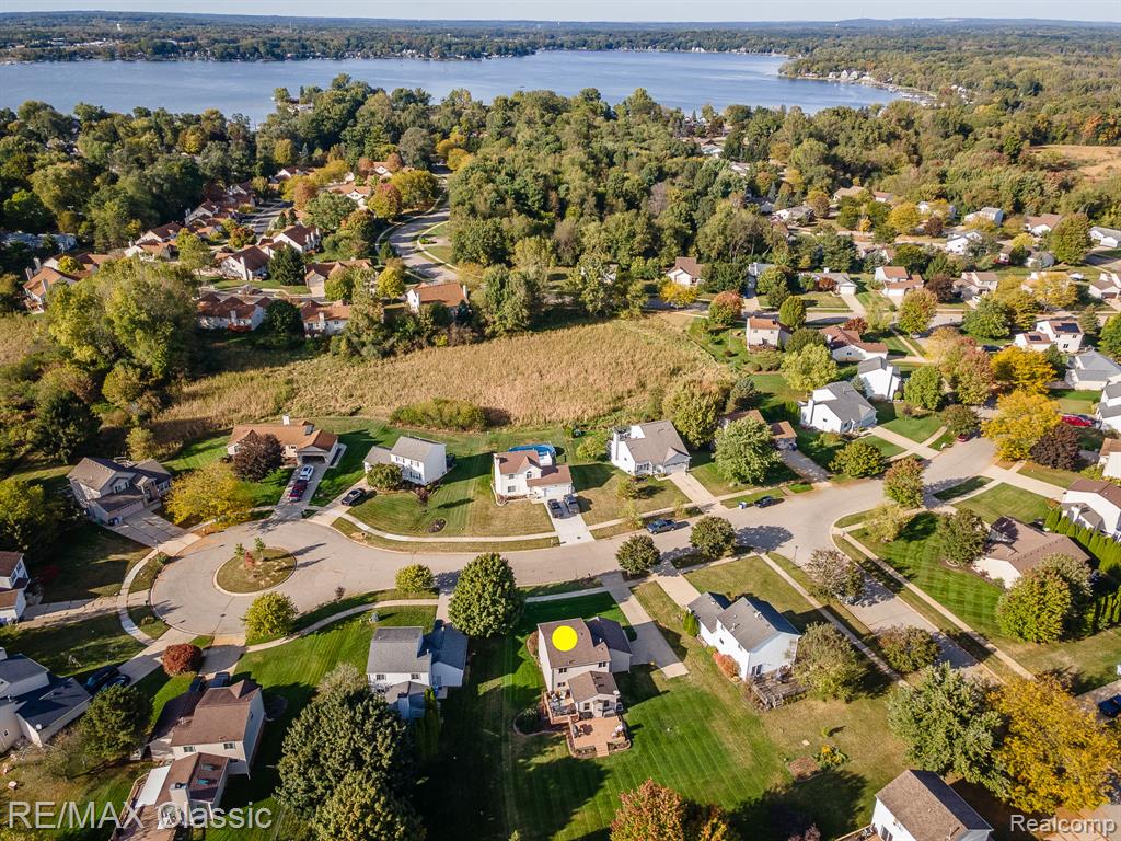 286 Waterlily, Whitmore Lake, MI 48189 — Photo 35