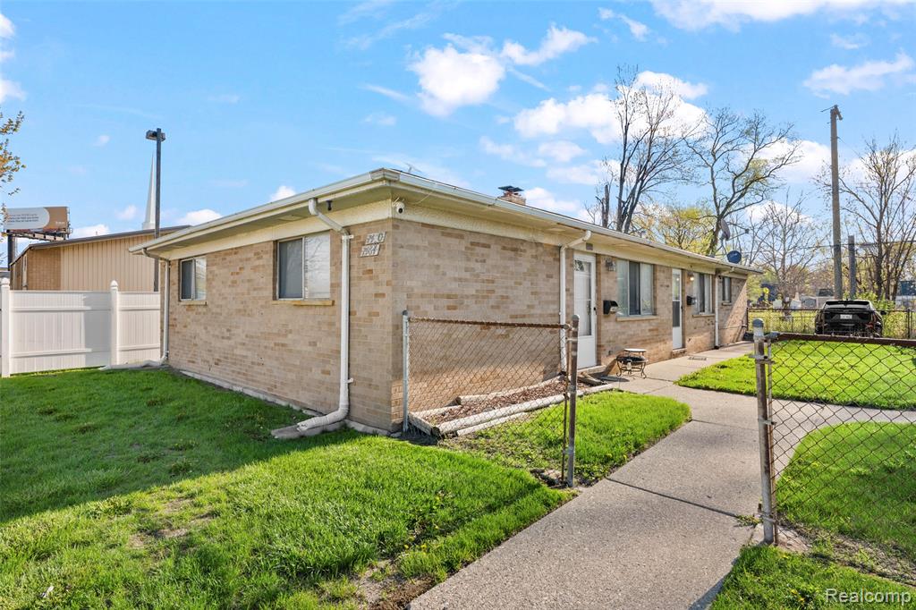 7452/7454 Southfield Road, Detroit, MI 48228 — Photo 14