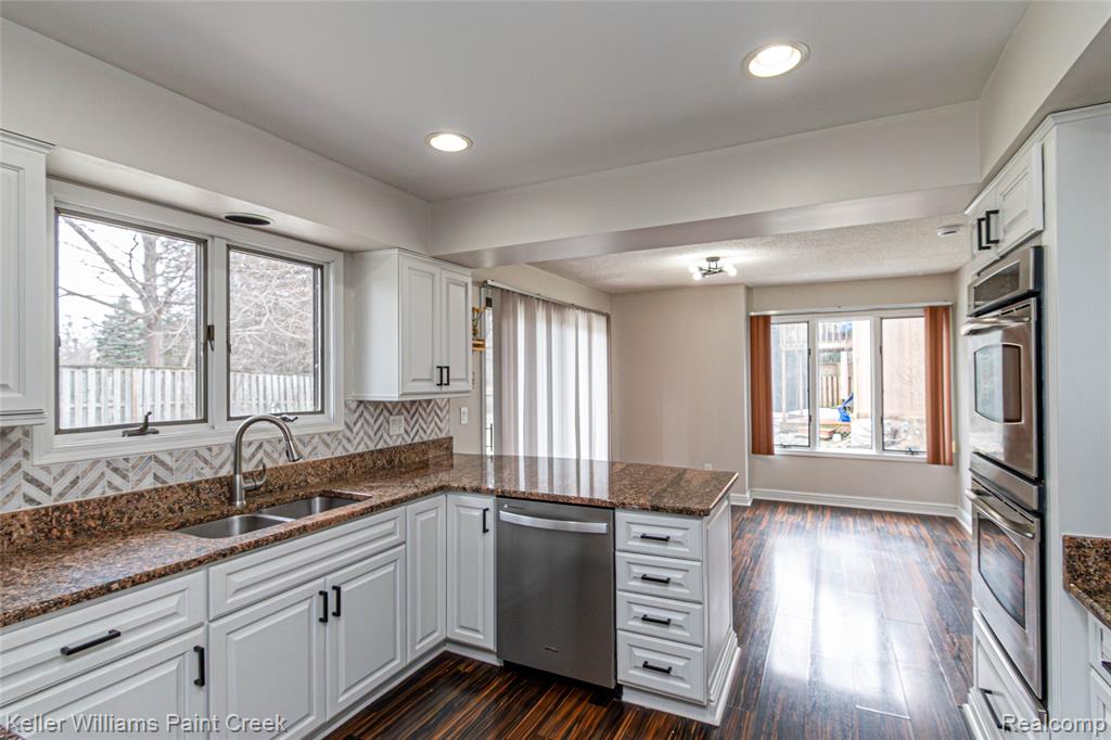 5700 Point Of The Woods Drive, West Bloomfield, MI 48324 — Photo 27