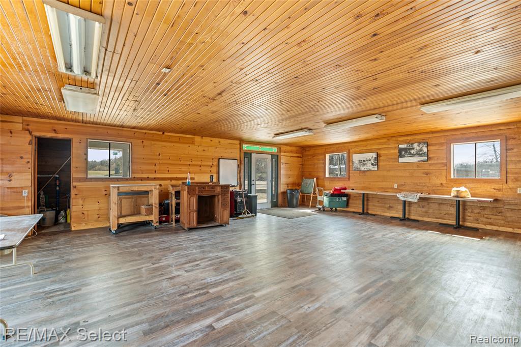 8572 Silver Lake Road, Linden, MI 48451 — Photo 33