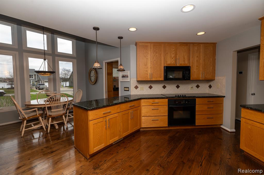 762 Golden Shores, White Lake, MI — Photo 14