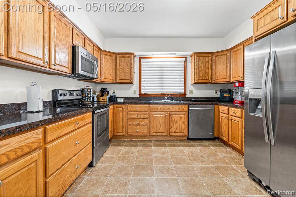 6383 Lapeer Road, Burton, MI 48509 — Photo 10