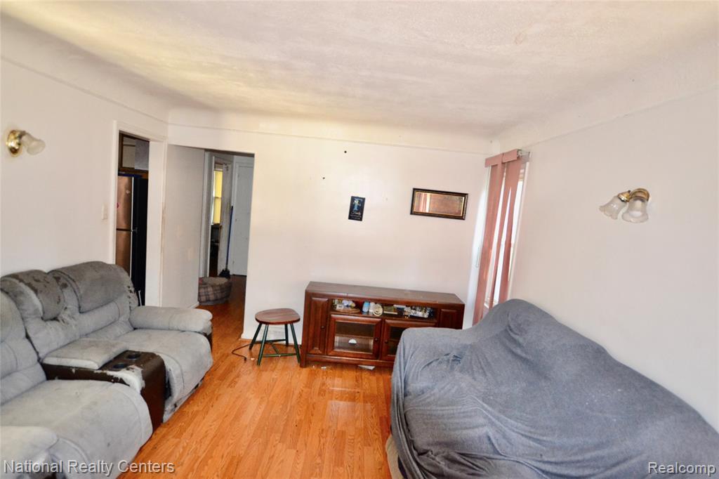 19968 Northrop Street - Photo 4