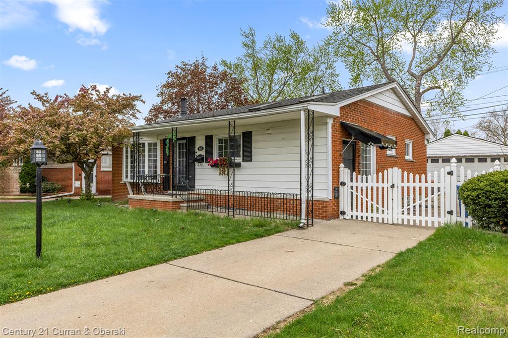 6633 Shadowlawn Street, Dearborn Heights, MI 48127 — front exterior