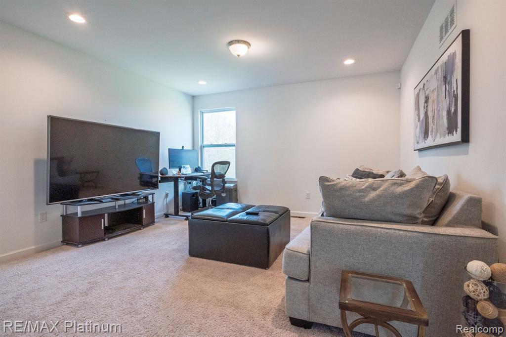 1402 SECRETARIAT Way, Howell, MI 48843 — Photo 24