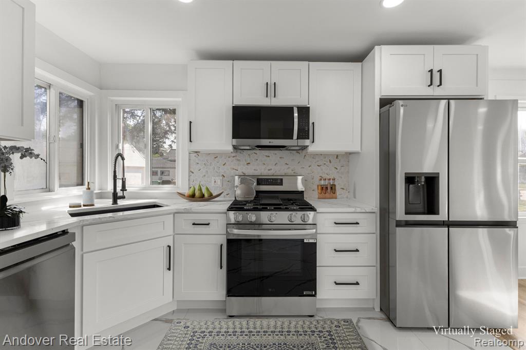 30924 Barton Street, Garden City, MI — Photo 2
