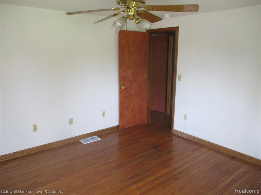 5656 Monroe Street, Dearborn Heights, MI 48125 — Photo 13