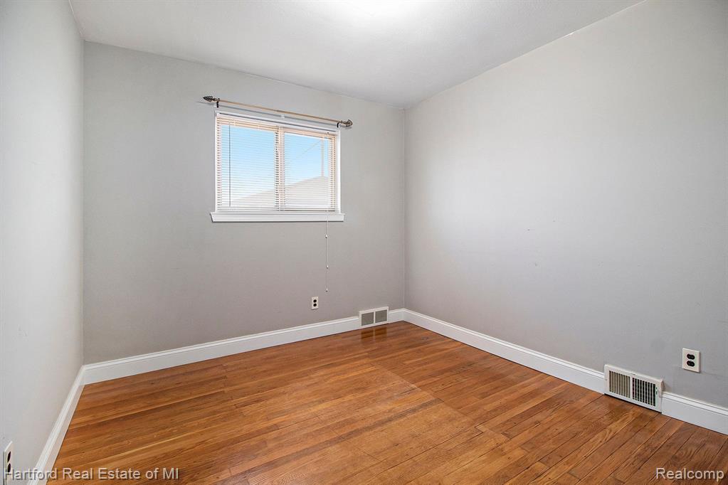 8600 Cardwell Street, Westland, MI — Photo 19
