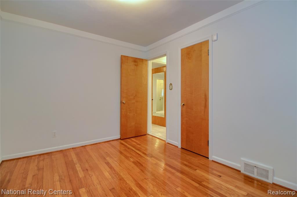 6511 Henry Ruff Road, Garden City, MI — Photo 20