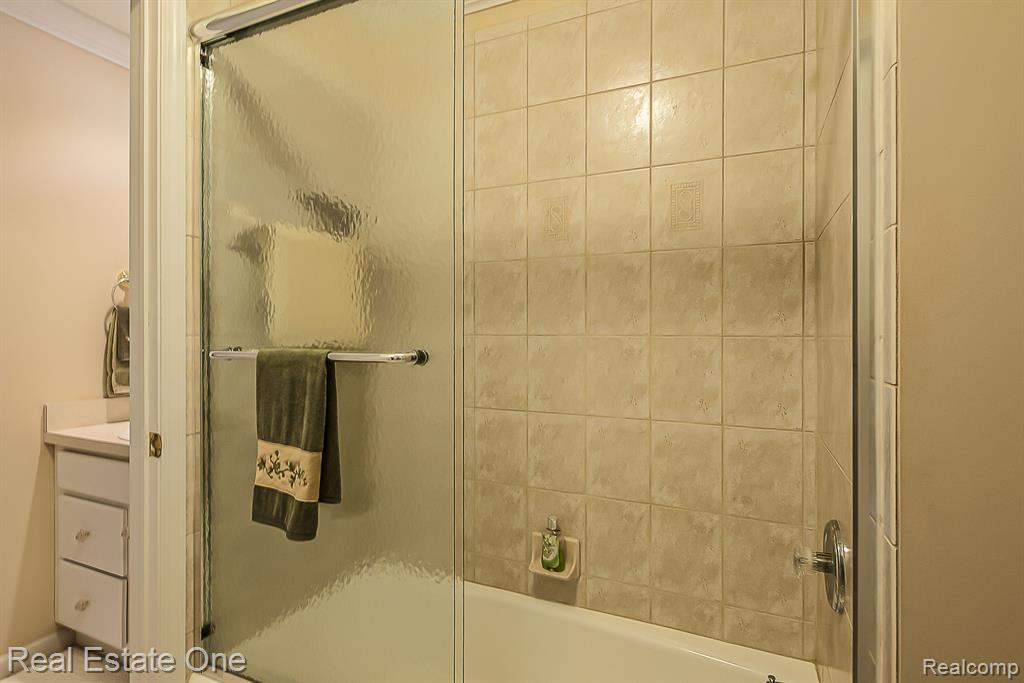 8444 CLIMBING Way, Pinckney, MI 48169 — Photo 47