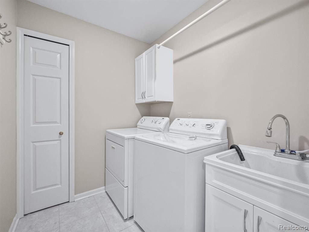 51031 HOOK Drive, Macomb, MI 48042 — Photo 40