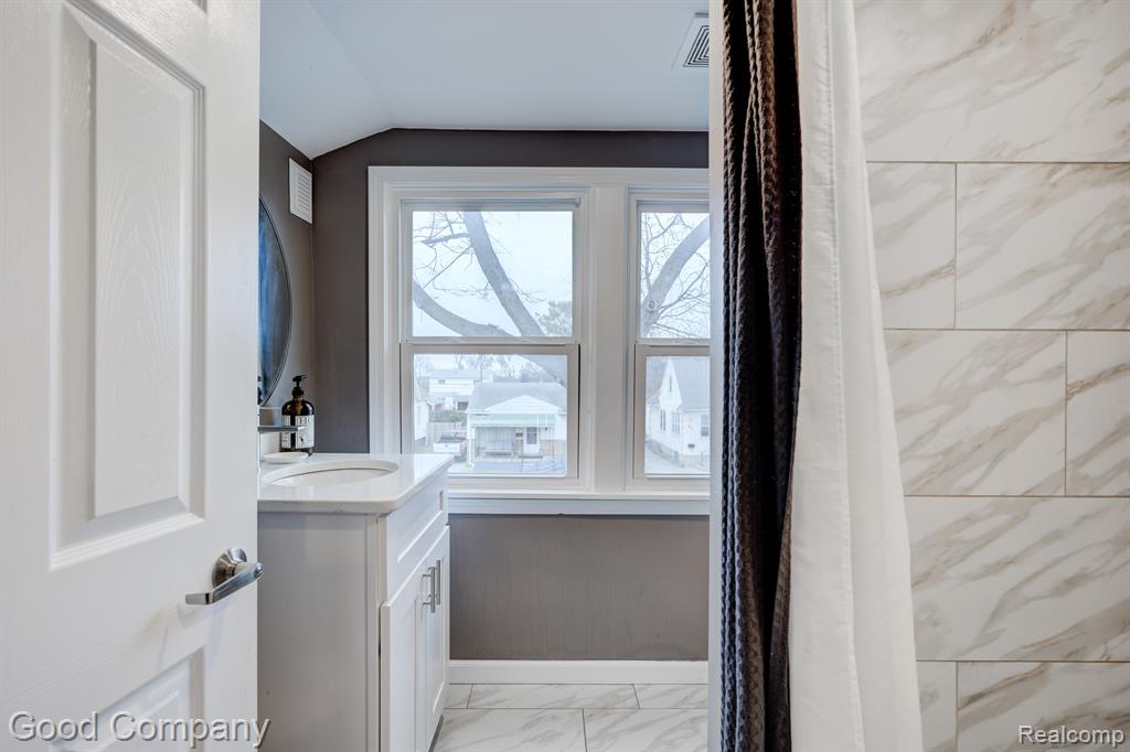 976 E COY Avenue, Hazel Park, MI 48030 — Photo 25