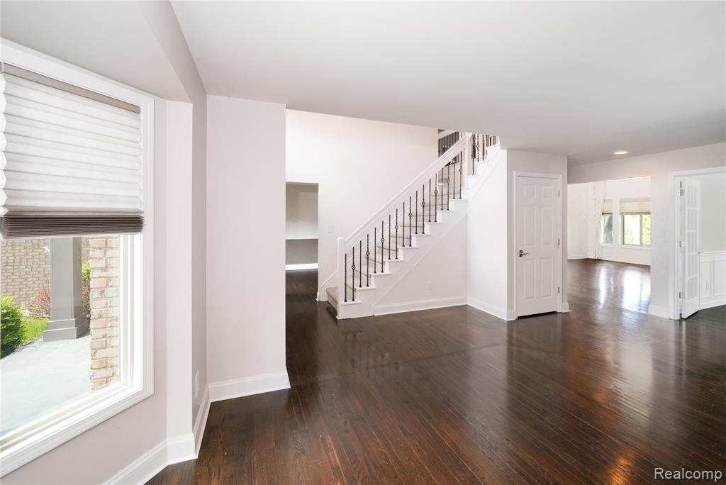 42105 Dorchester Court, Clinton Twp, MI 48038 — Photo 3