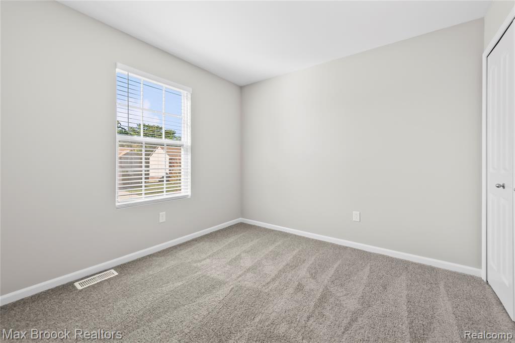 6023 Treetops Drive, Romulus, MI 48174 — Photo 15