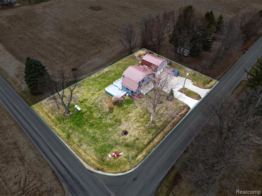 992 W Bennington Road, Owosso, MI 48867 — Photo 57