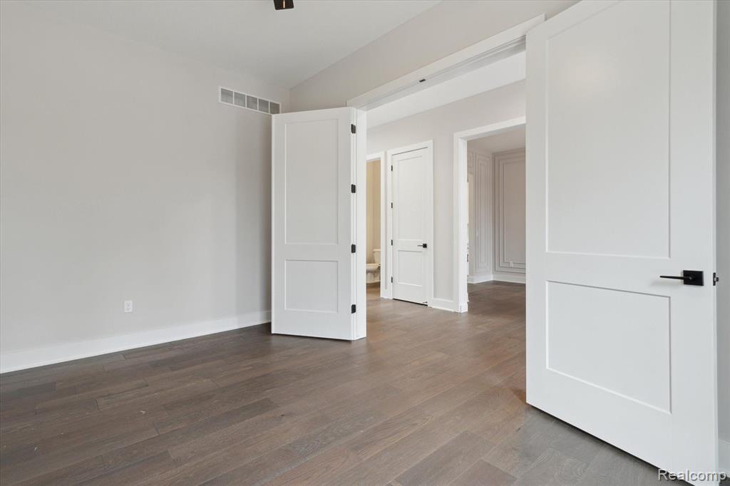 9 ANNANDALE, Leonard, MI 48367 — Photo 11