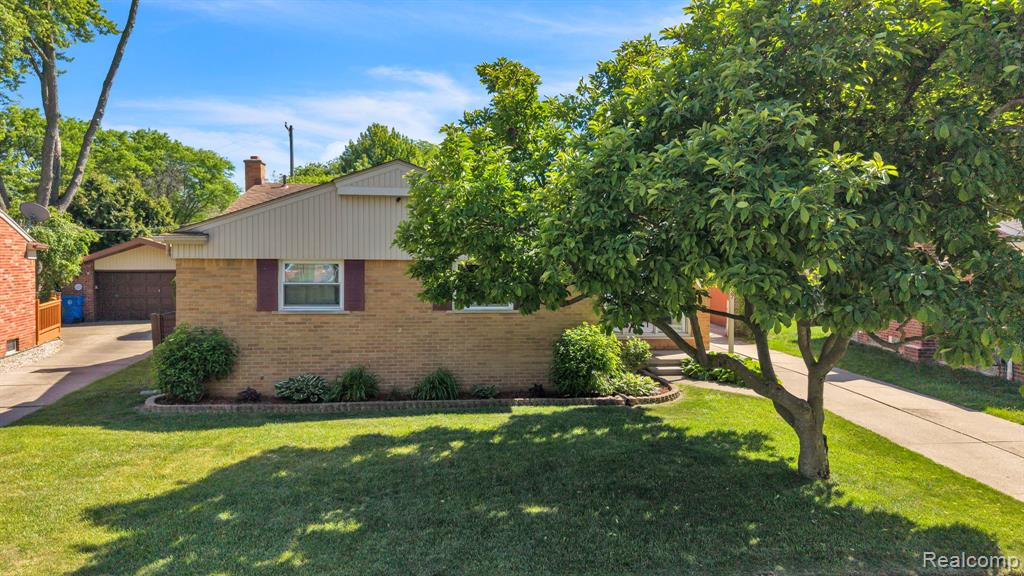 26637 Clairview Drive, Dearborn Heights, MI 48127 — Photo 6
