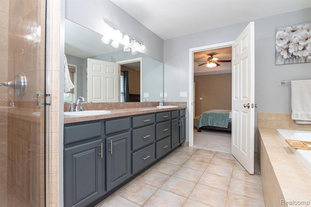 552 CROWN RIDGE Court, White Lake, MI — Photo 43