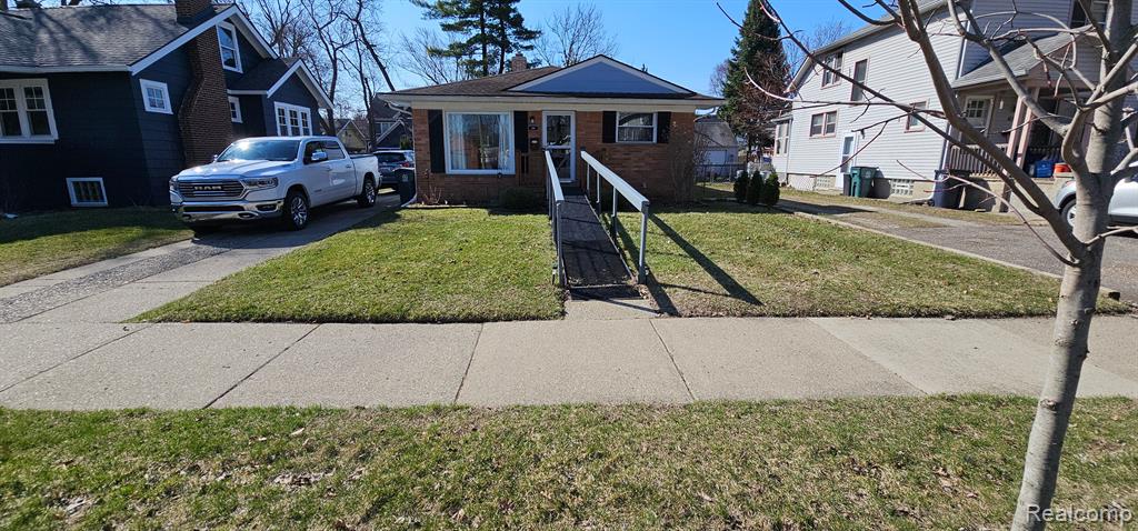 416 E 6TH Street, Royal Oak, MI 48067 — front exterior