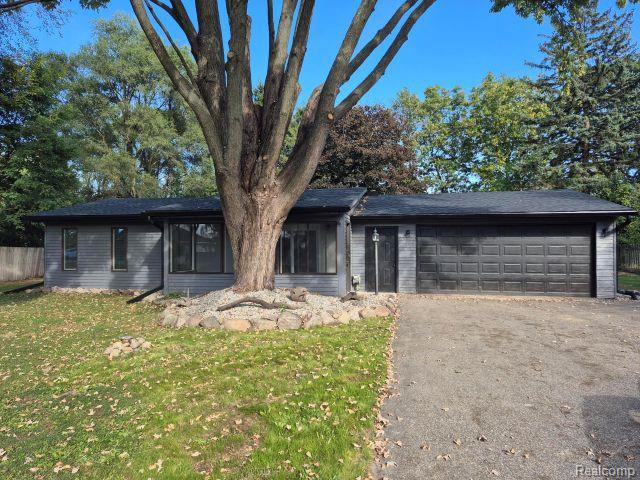 6380 Eastlawn Avenue, Clarkston, MI — front exterior