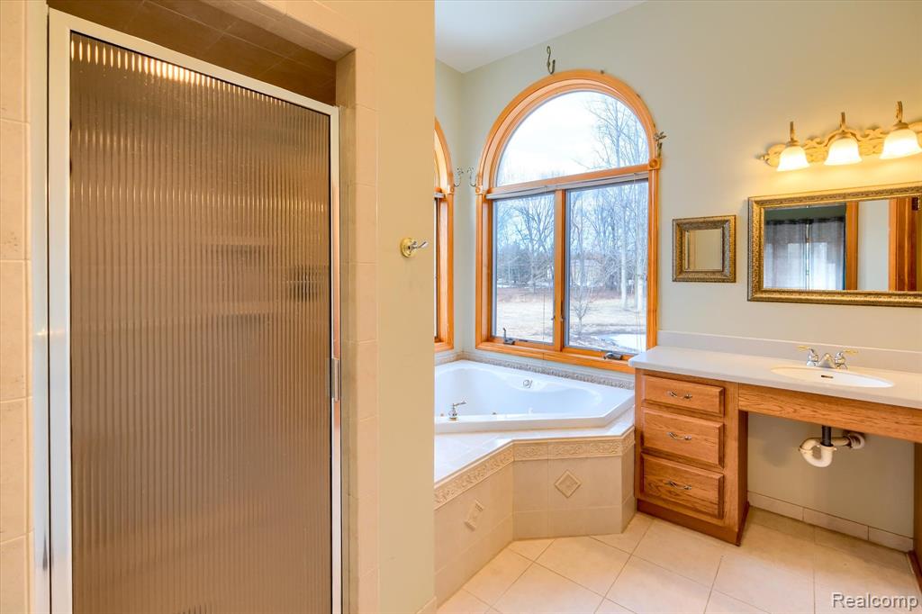 845 Oak Tree Lane, Lapeer, MI 48446 — Photo 23