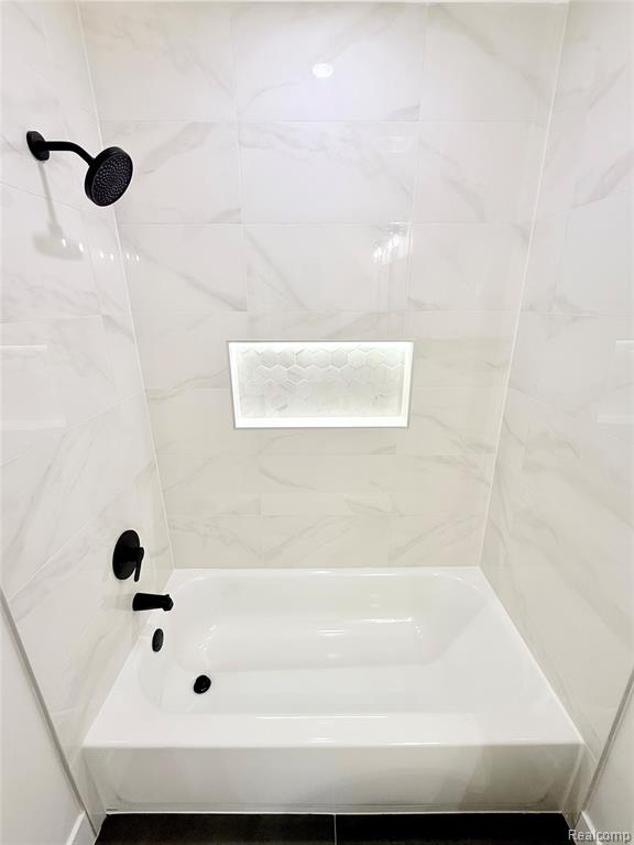 51073 Pinewood Drive, Macomb, MI 48042 — Photo 21