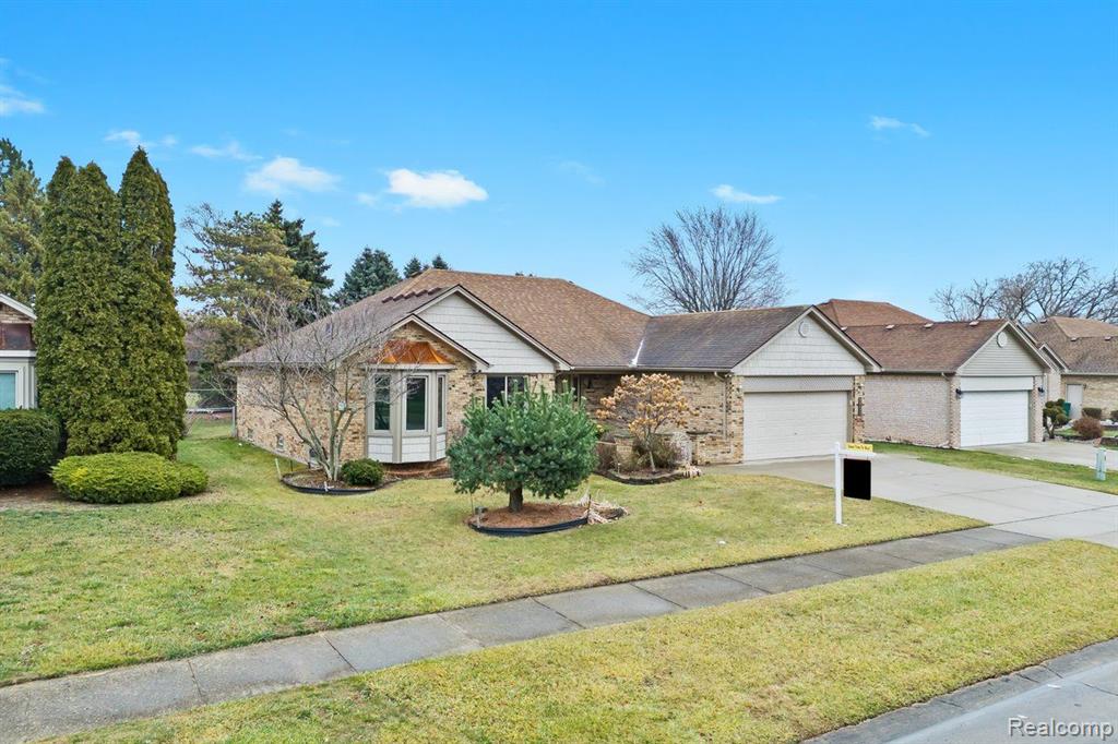 46690 BARBARA Drive, Macomb, MI 48044 — Photo 31