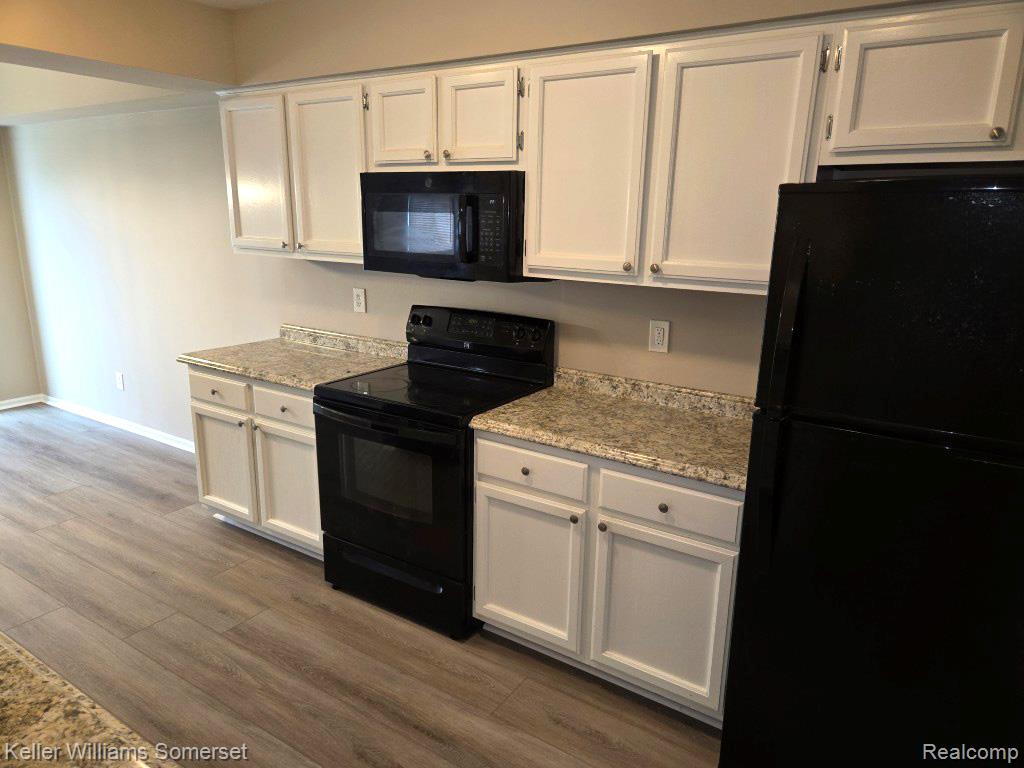 71 Meadow Wood Drive, Rochester Hills, MI 48307 — Photo 16
