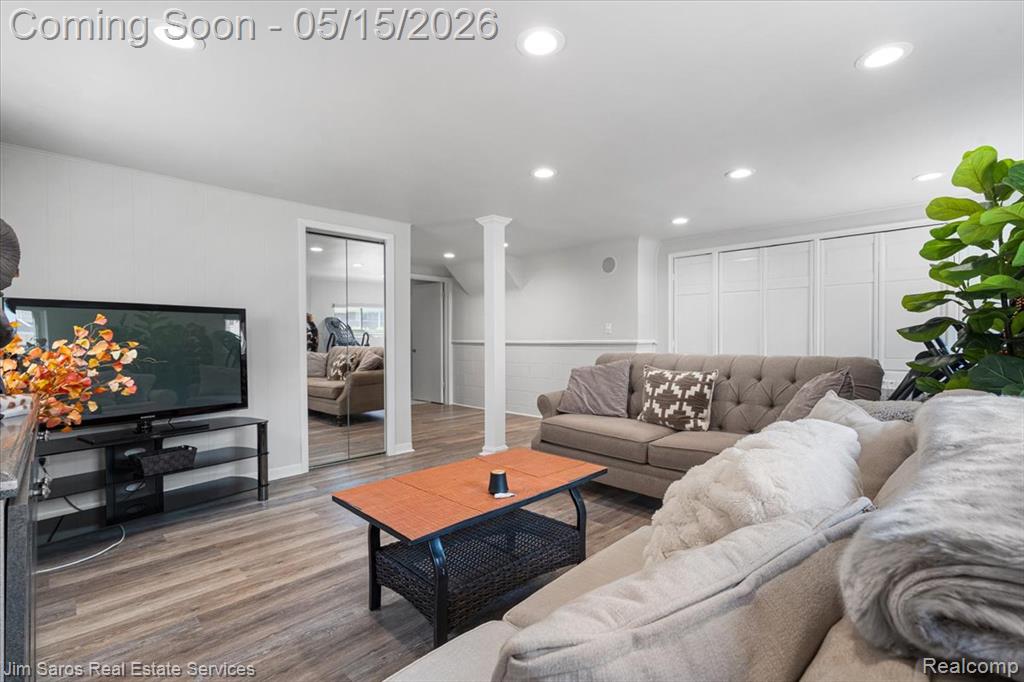 1024 Blairmoor Court, Grosse Pointe Woods, MI 48236 — Photo 27