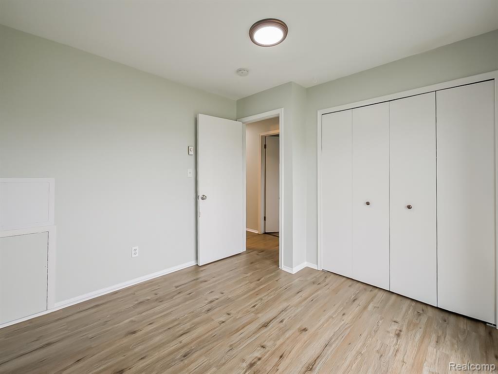 211 Summit Ridge, White Lake, MI — Photo 19