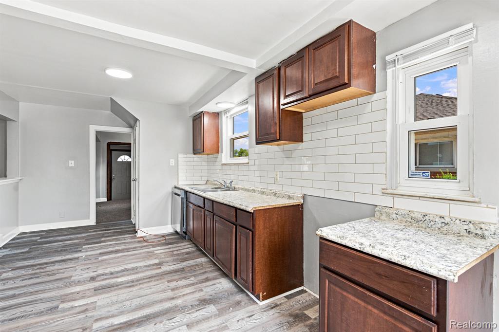 8262 E Outer Drive, Detroit, MI 48213 — Photo 14