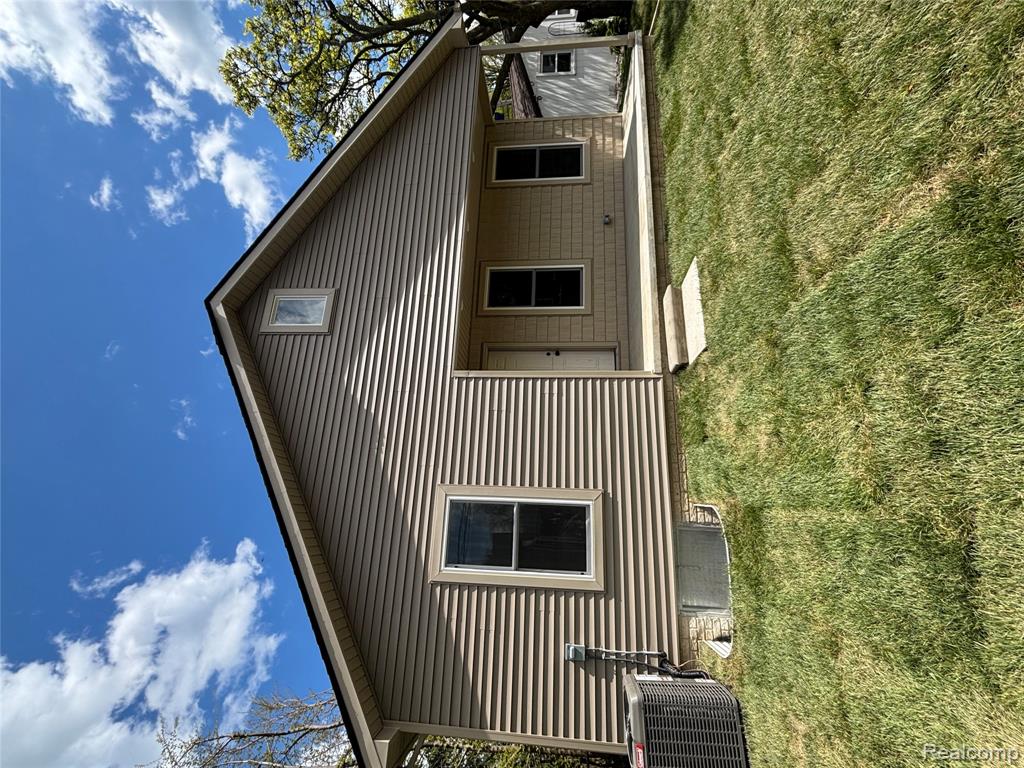 30294 Adams Drive, Gibraltar, MI — Photo 14