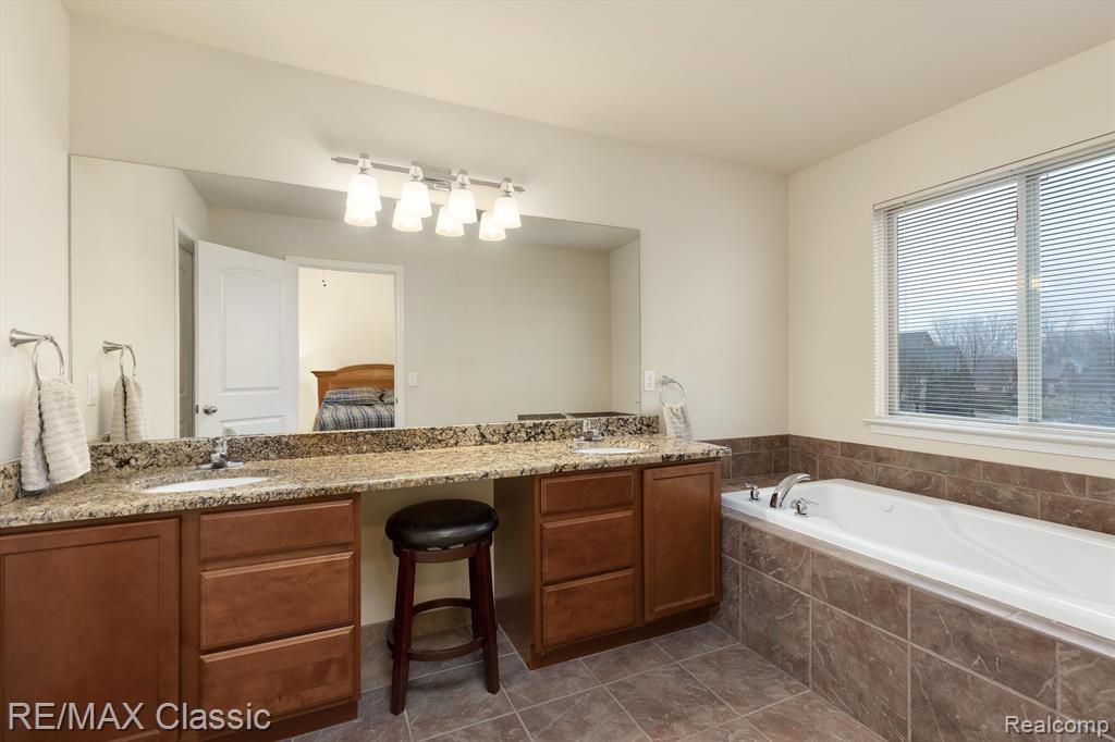 25345 MEADOW, South Lyon, MI 48178 — Photo 30