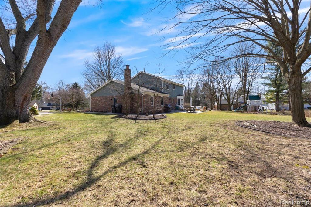42508 RAVINA Court, Northville, MI 48168 — Photo 12